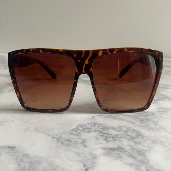 Accessories - Sunglasses